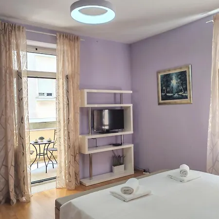 Stella Maris, In The Center