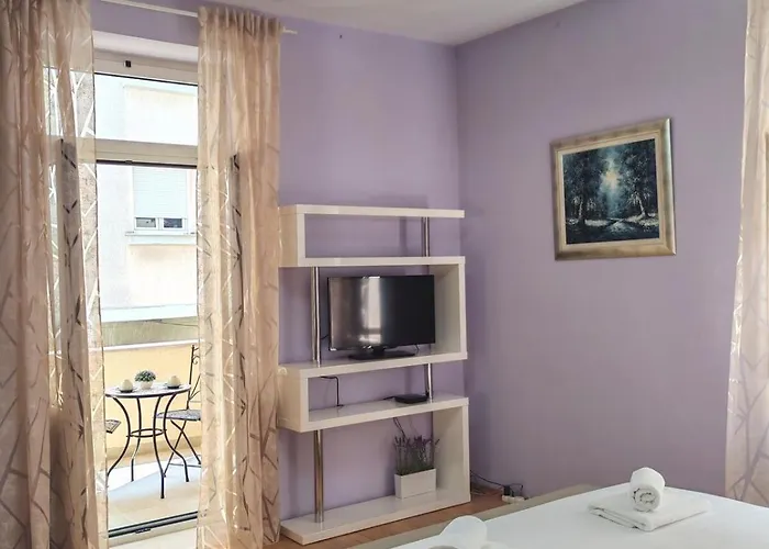 Stella Maris, In The Center